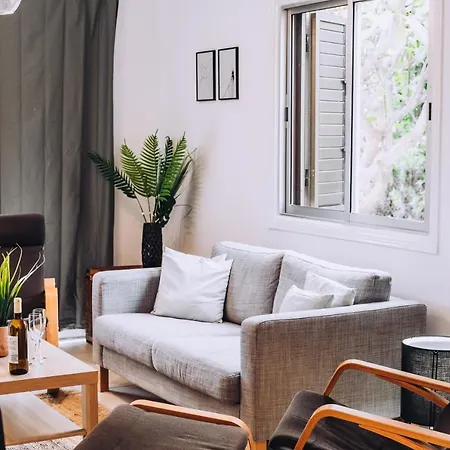 Minimal Townhouse Center * Paphos