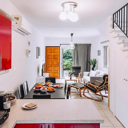 Minimal Townhouse Center *
